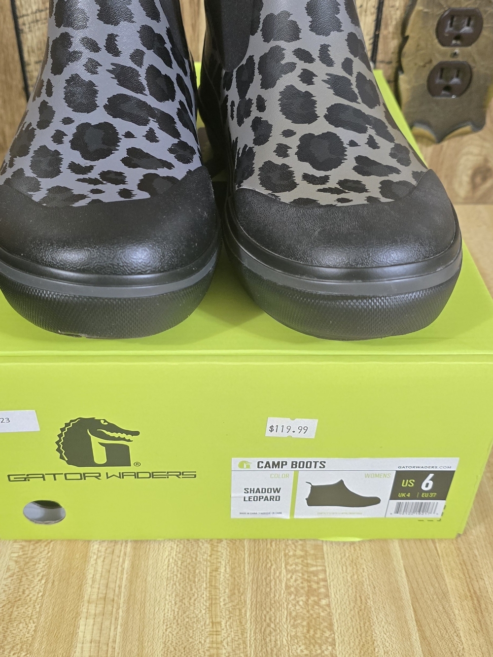 Gator Waders Womens Size 6 Camp Boots - Black and Gray Shadow Leopard Waterproof